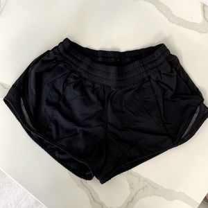 Lululemon Hotty Hot II short